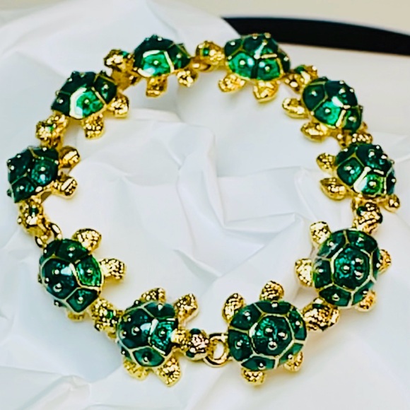 Kenneth Jay Lane Jewelry - KJL Kenneth Jay Lane Green Enamel Turtle Link Bracelet Gold Tone w/ Box  & Pouch